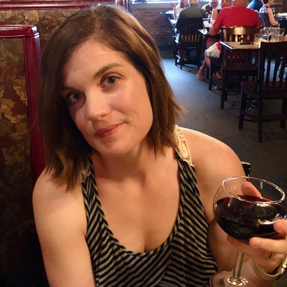 Meet your Posher, Anne - Picture 3 of 6